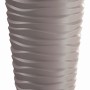Colonna portapiante alta grigia con superficie ondulata.