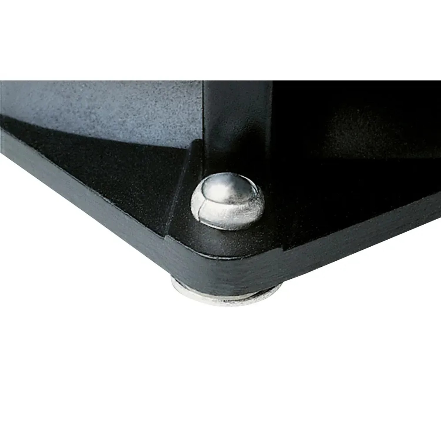 Primo piano di un rivetto cieco multi-range LUX (3,2 mm x 9,5 mm) su una superficie nera.