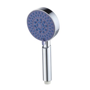 Doccetta con soffione blu e manico cromato.