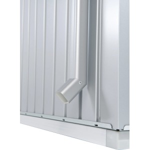 Set grondaia Biohort HighLine, pluviale argentato sulla casetta da giardino.