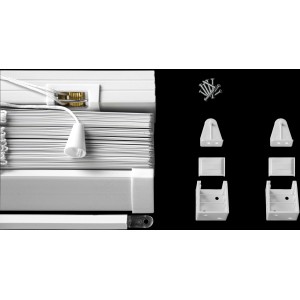 Veneziana bianca t.b.t. con accessori di montaggio.