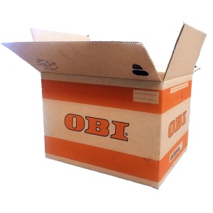 Scatola di cartone aperta OBI per traslochi con strisce arancioni e logo OBI.