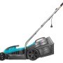 Tagliaerba elettrico turchese e grigio con cesto di raccolta.