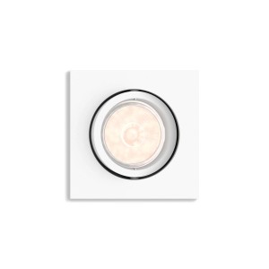 Faretto da incasso quadrato bianco con anello nero.