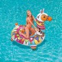 Galleggiante Lama Bestway (193 cm) con ragazza in piscina. Lama gonfiabile colorato come gioco d'acqua.