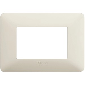 Placca t.b.t. per interruttori e prese in beige.