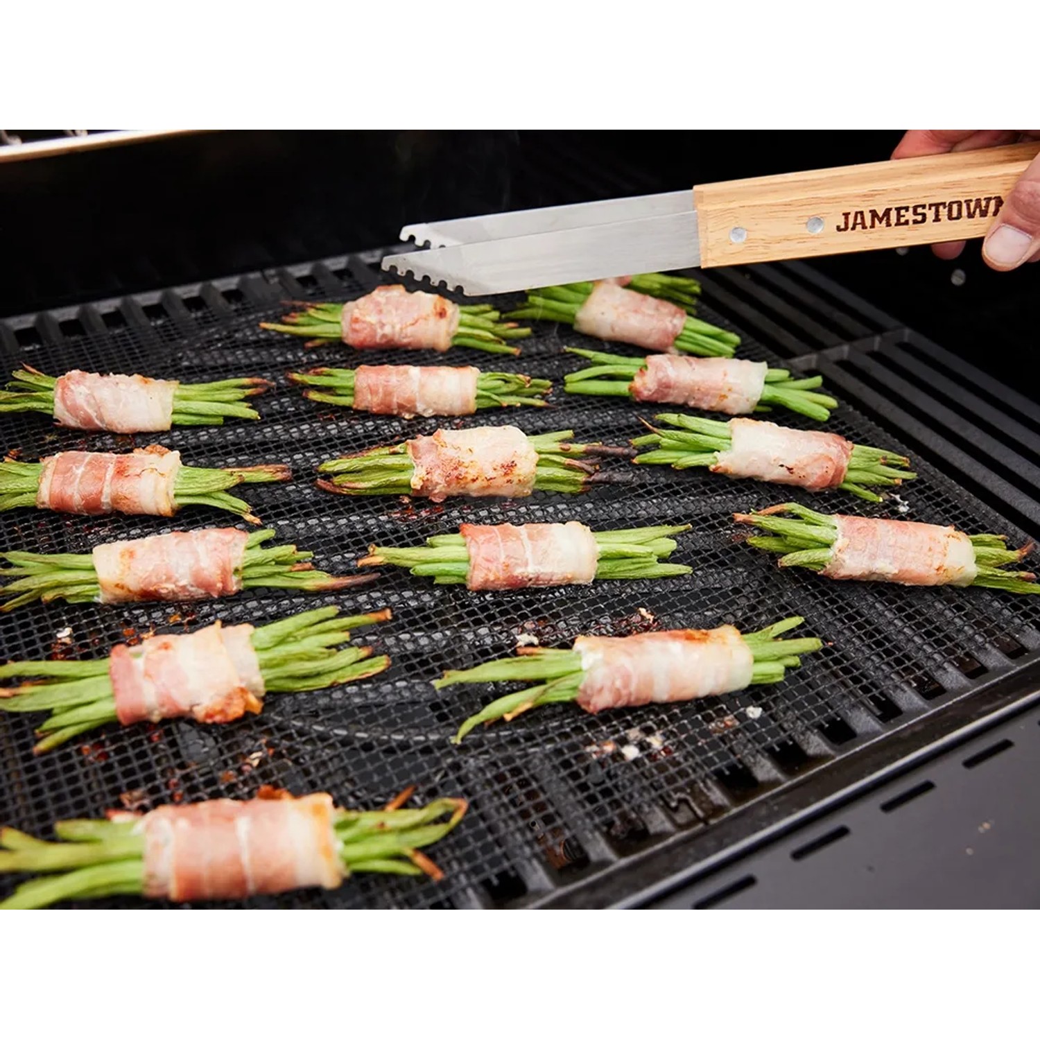 Set 3 tappetini antiaderenti Jamestown rotondi con fagiolini e pancetta sulla griglia, pinze