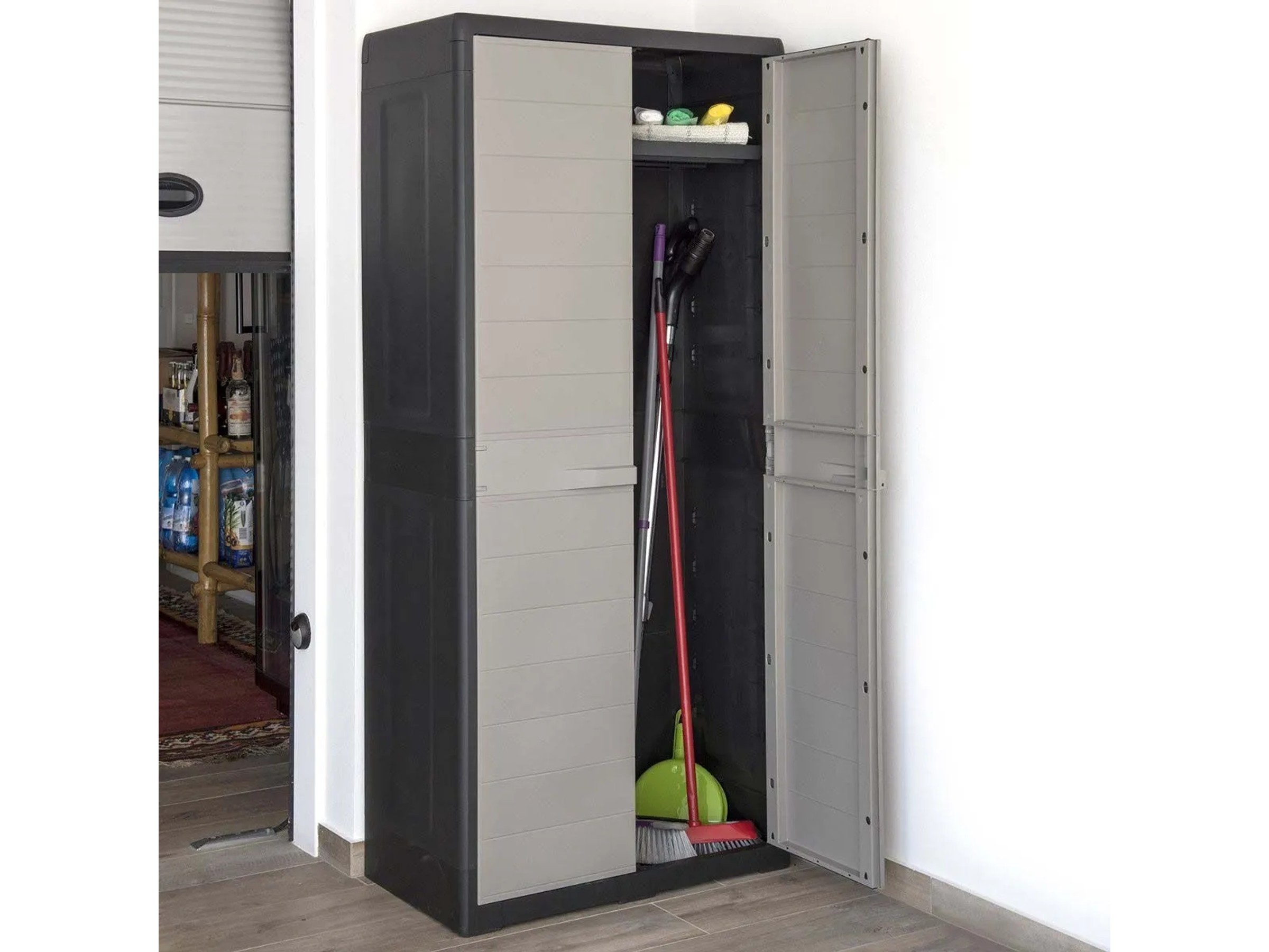 GIANTEX Armadio ad angolo alto, mobile da bagno con 3 ripiani aperti e 2 ante, ripiano inferiore regolabile, kit antiribaltamento, 58 x 32 x 172,5 cm