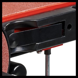 Dettaglio: Levigatrice a nastro e disco Einhell TC-US 380, guida del nastro abrasivo.