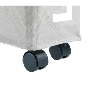 Dettaglio: cesto portabiancheria Corno Taupe con ruote. Cesto in poliestere, capacità 43 litri.