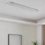 Lampada stagna a LED Eglo Slim bianca (110,5 cm) montata a soffitto.