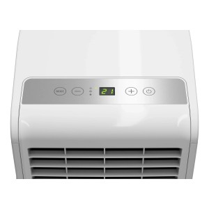 Dettaglio di un condizionatore bianco con display digitale e comandi.