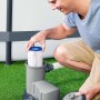 Pompa filtro Bestway Flowclear 5.678 l/h con cartuccia filtro in uso.