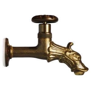Rubinetto color ottone con design a drago per fontane da giardino.