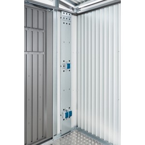 Pannello di montaggio elettrico Biohort in casetta HighLine/AvantGarde per una facile installazione di interruttori e prese.