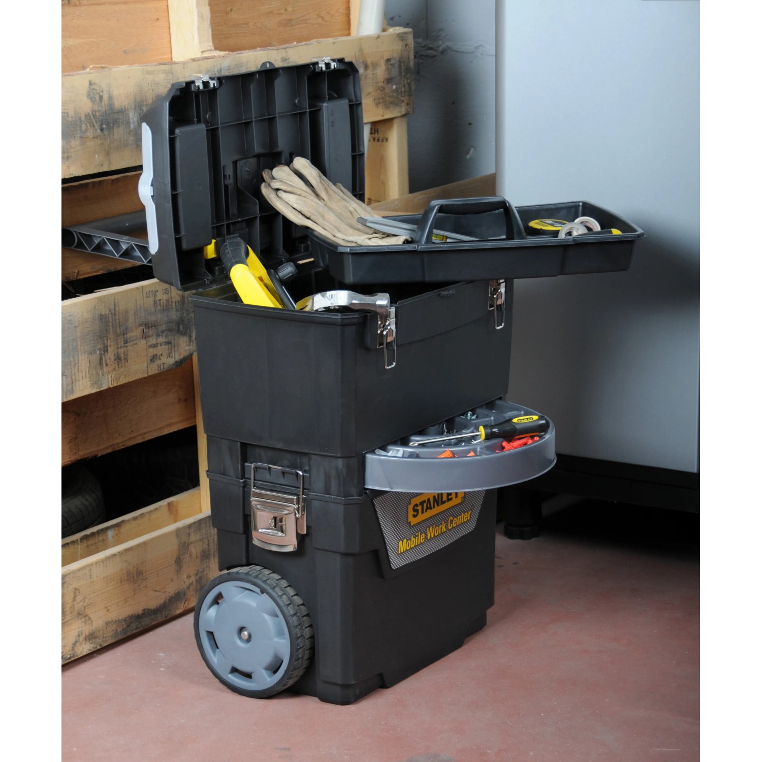 Carrello officina Stanley 1-93-968 con utensili e vassoio estraibile.