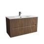 Mobile bagno t.b.t. con lavabo e rubinetto per il bagno.