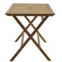 Tavolo da giardino quadrato pieghevole in legno, ideale per piccoli balconi.