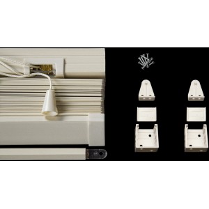 Veneziana t.b.t. con accessori di montaggio.