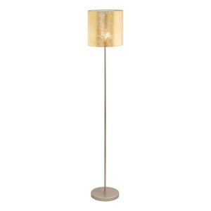 Elegante lampada da terra con paralume dorato per un'illuminazione d'atmosfera.