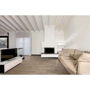 Soggiorno con Piastrelle per pavimenti chiare. Piastrelle per pavimenti effetto legno.