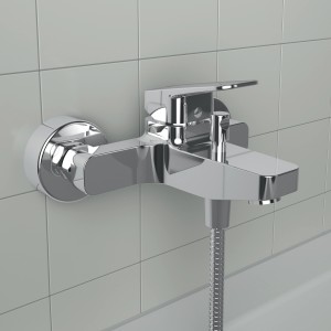 Miscelatore per vasca Ideal Standard Ceraplan cromato a parete con doccetta.