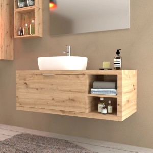 Set di mobili da bagno moderni con lavabo, mobile sottolavabo e ripiani effetto legno.