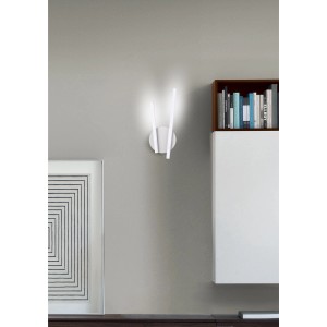 Plafoniere LED t.b.t. bianca moderna montata a parete.