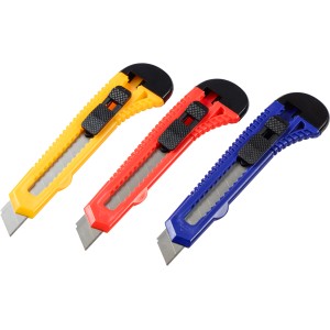 Set di coltelli universali, 10 pezzi, con coltelli assortiti a colori e lame da 18 mm in scatola di plastica.