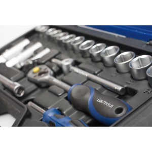 Set di chiavi a bussola LUX Comfort, 43 pezzi, con cricchetto, bussole e inserti in valigetta.