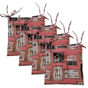 Quattro cuscini per sedia t.b.t. con motivo a quadri bianchi e rossi e motivi da cucina.