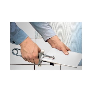 Ruota di ricambio LUX 22 mm in uso per il taglio delle piastrelle.