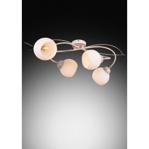 Plafoniera moderna con cinque globi in vetro bianco per un'illuminazione elegante.