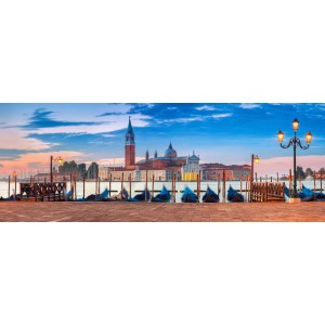 Decorazione murale: Panorama di Venezia con gondole e Campanile di San Marco all'alba.