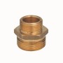 Nipplo filettato in ottone riduttore R 3/4 x R 1/2 per pompe e impianti idrici domestici.