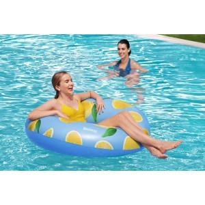 Ciambella Bestway limone, Ø 106 cm, in piscina con due donne. Divertimento estivo!