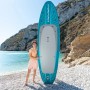 Bestway SUP Board-Set Aqua Drifter con sedile, 335cm, su spiaggia di ciottoli con persona.
