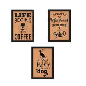 Tre bacheche/pannelli memo t.b.t. con scritte e cornice nera.