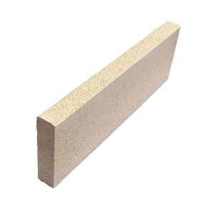 Bordura t.b.t., bordo in muratura di pietra chiara.